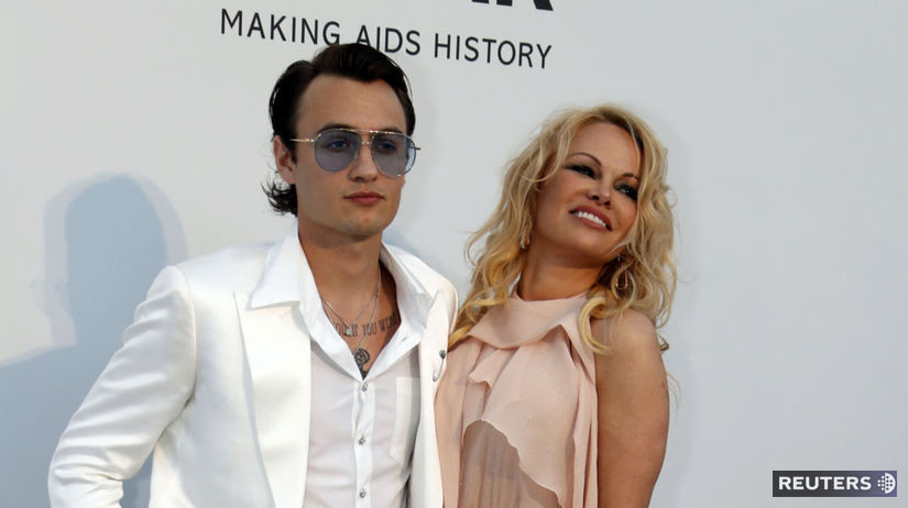 Herečka Pamela Anderson a jej syn Brandon Lee. 
