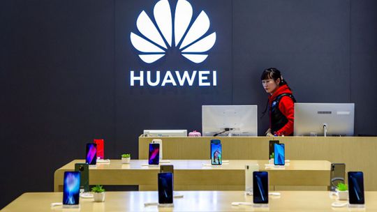 Čínskej Huawei sa darí, napriek americkým sankciám