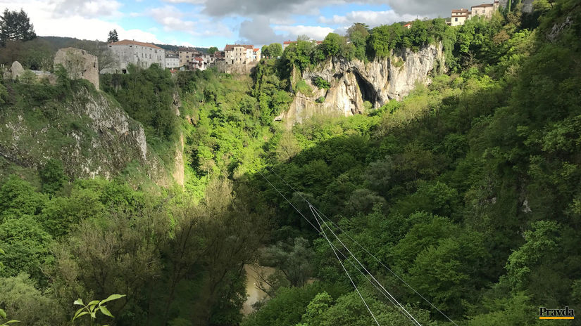 Pazinská priepasť je hlboká sto metrov. Očarila...