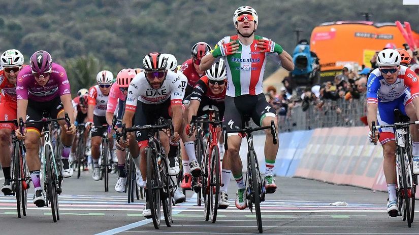 Taliansko Cyklistika Giro 3.etapa Gaviria Viviani