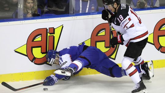 Dávid Buc, Kyle Turris