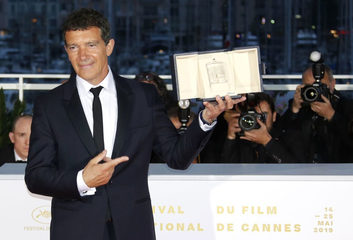 Cenu za herecký výkon v Cannes dostal Antonio...