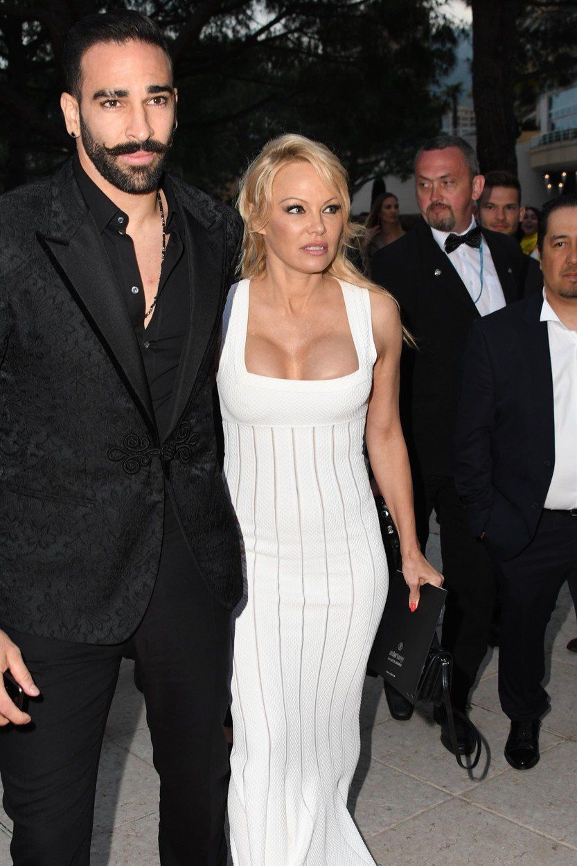 Pamela Anderson a Adil Rami attend na módnej...