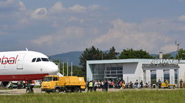 Z Piešťan lietajú dovolenkári. Letisko má za sebou prvý charterový let