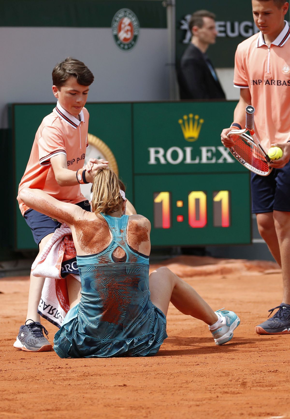Pád Alize Cornetovej v zápase proti Slovenke...