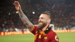 Aj chlapi plačú. Pobočník cisára Tottiho De Rossi dal zbohom Rímu