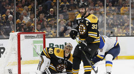 Boston prehral druhé finále, v predĺžení rozhodol Gunnarsson