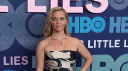 Herečka Reese Witherspoon v šatách z dielne Elie Saab. 