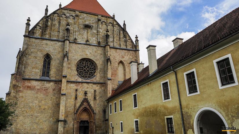 Kláštor a kaštieľ v Neubergu.