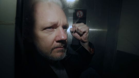 USA zvažujú žiadosť Austrálie zrušiť stíhanie zakladateľa WikiLeaks Juliana Assangea