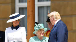 Donald Trump a prvá dáma Melania Trump s britskou kráľovnou Alžbetou II.