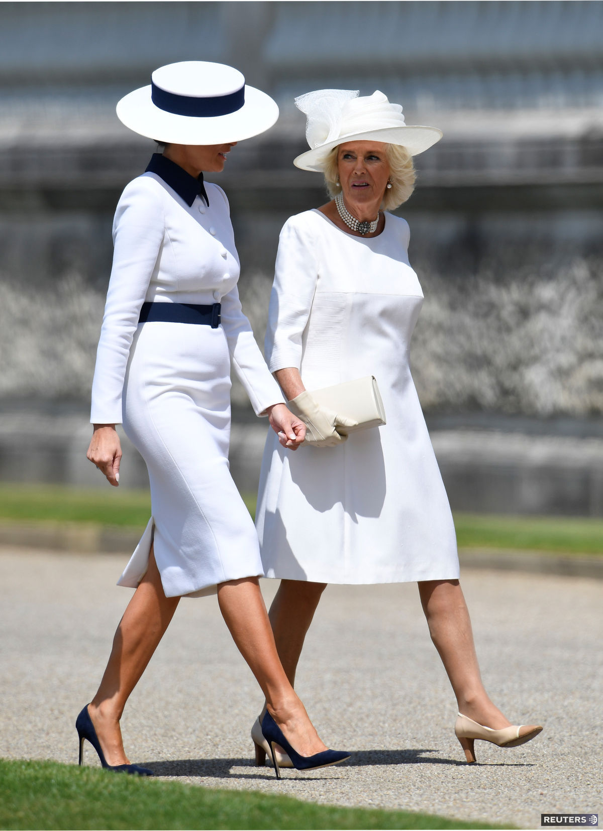 Prvá dáma USA Melania Trump (vľavo) a...
