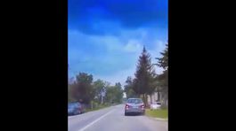 VIDEO: Po bujarej svadbe si vodička sadla za volant. Pozrite si ako hazardovala