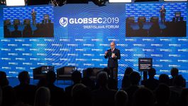 Experti upozorňujú na vplyv technológií a umelej inteligencie