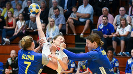 Švédky deklasovali Slovenky. Potrebujeme vytrénovať ďalšie hádzanárky