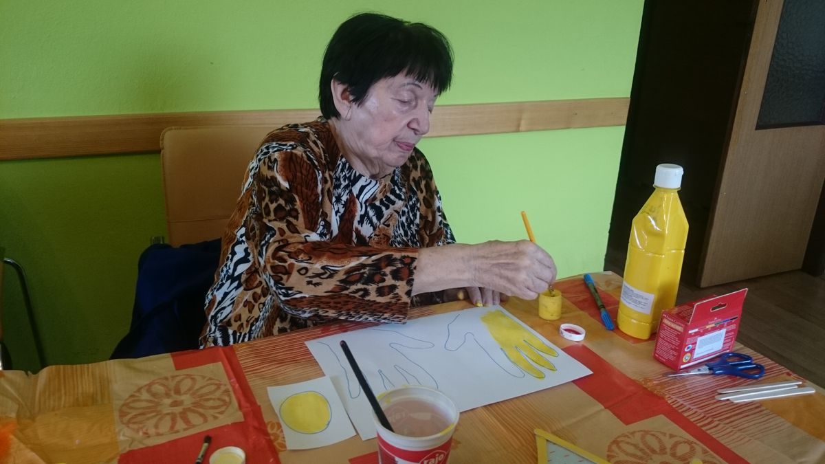 Terapia umením prináša seniorom vnútorný...