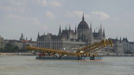Vrak potopenej lode v Budapešti vyzdvihnú najskôr v utorok