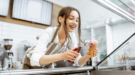 Priemyselne zmrzlinu takmer nevyrábame. V Čechách by zase stačila na pokrytie celého dopytu