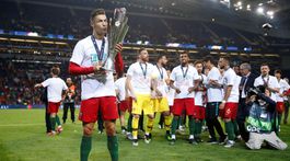 Nezničiteľnú rodinu nezastavila ani hladná mládež