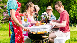 Letné posedenia v záhrade! Ako si ich užiť ešte o čosi viac?