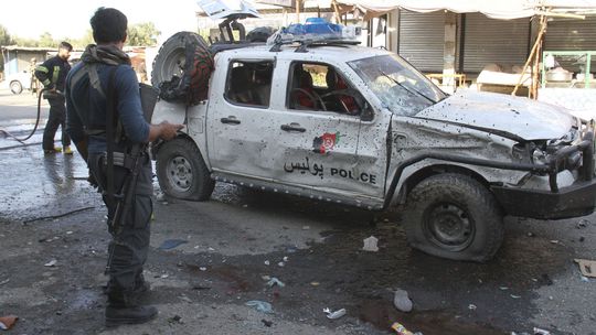 Samovražedný bombový útočník zabil v afganskom Džalálábáde 9 ľudí