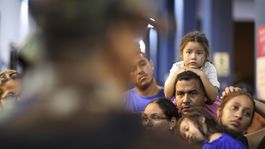 Talianska záchranná loď Alex s migrantmi zakotvila na ostrove Lampedusa