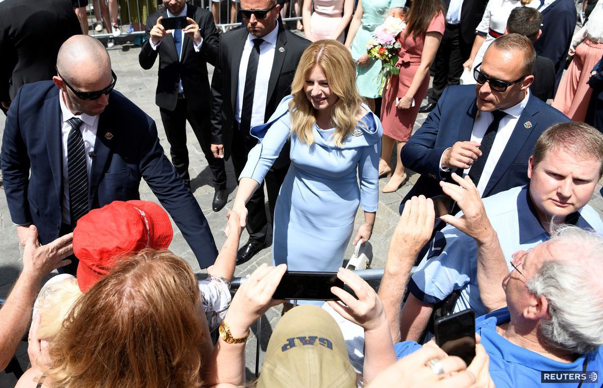 Zuzana Čaputová sa prechádzala Starým Mestom.