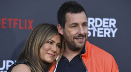 Bozky s kolegom! Aniston mala jasnú požiadavku. Toto musel pre ňu urobiť!