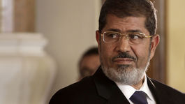 Egyptského exprezidenta Mursího deň po skone v súdnej sieni v tichosti pochovali