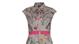 Šaty s kvetinovým vzorom z dielne značky Pietro Filipi. Info o cene hľadajte v predaji.