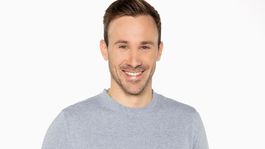 Z Fašianga je v Oteckoch bezdomovec a stratil životnú lásku. Seriál neopustil