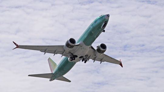 Boeingy 737 MAX by mohli znovu začať lietať začiatkom budúceho roku