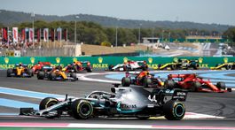 Ďalšie double Mercedesu. Hamilton má šiesty triumf v sezóne