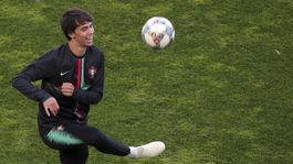 Viac ako sto miliónov eur za tínedžera. Výhra či hlúposť?