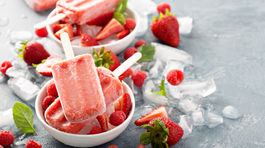 Neviete, čo s jahodami? Pripravte z nich nanuky, je to jednoduché