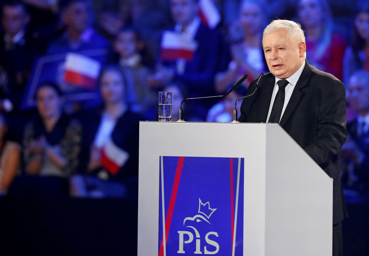 Poľská vládna strana PiS pod vedením Jaroslawa...
