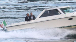 Obamovci a Clooneyovci na spoločnej dovolenke, mesto v pohotovosti