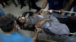 Jedenásť študentov zahynulo, keď sa minibus zrútil do rokliny v indickom Kašmíre