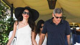 Z Amal Clooneyovej nespustíte oči! Je z nej najštýlovejšia dáma Benátok