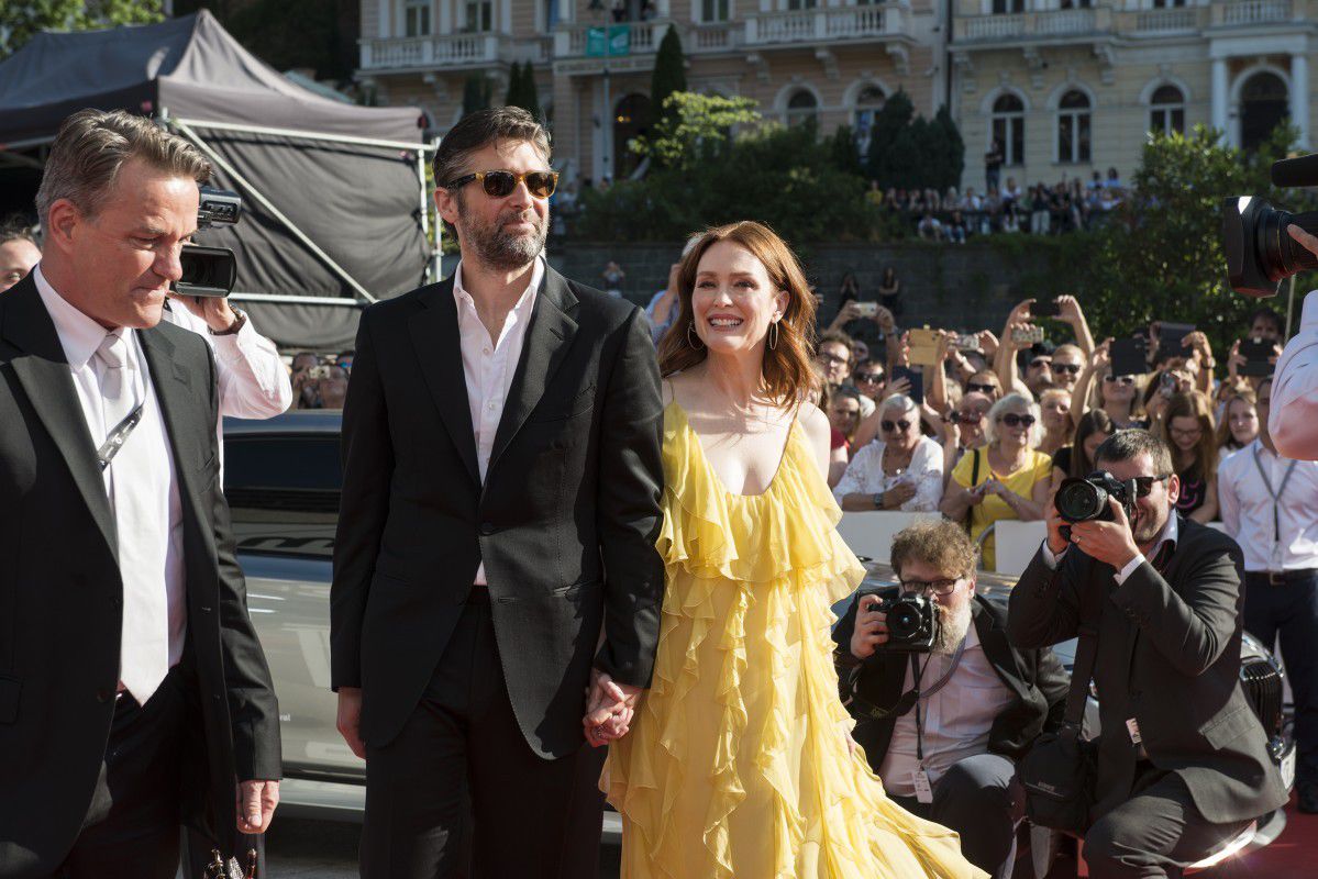 Julianne Moore s manželom, Bartom...