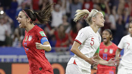 Angličanky nedali penaltu, rekordné Američanky delí od obhajoby krok