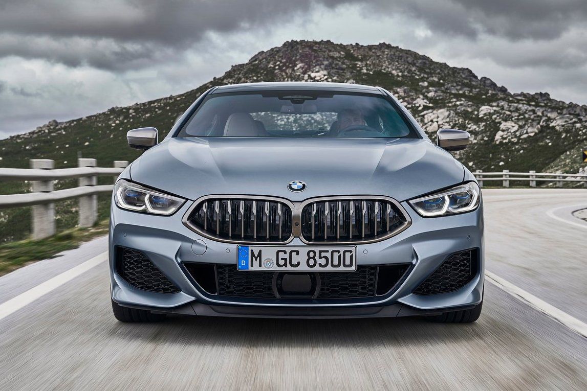 Najvýkonnejšiu verziu M850i xDrive poháňa...
