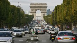 Paríž zakázal jazdu starých naftových áut! Pokuta je 68 €