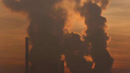 Obyvatelia Jakarty žalujú vládu pre kritické znečistenie ovzdušia