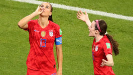 Američanky sú znovu na pretrase. Pre 'čajovú párty' hviezdnej Morganovej 