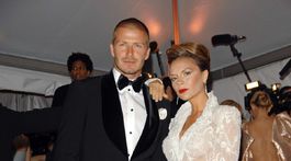 David Beckham a Victoria Beckham na zábere z roku 2008 v New Yorku na evente Costume Institute Gala.