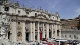 Vatikán nechá otvoriť hrobky v snahe nájsť pozostatky zmiznutého dievčaťa 