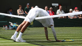 Kyrgios sa na Nadala pripravoval v krčme. Po zápase naložil rozhodcovi 