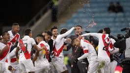 Peru senzačne sfúklo obhajcu z Čile, finále Copy si zahrá po 44 rokoch