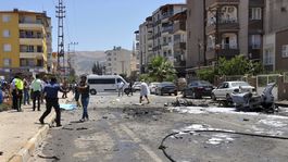 Pri výbuchu auta v Turecku zomreli 3 ľudia, podľa Erdogana išlo o terorizmus